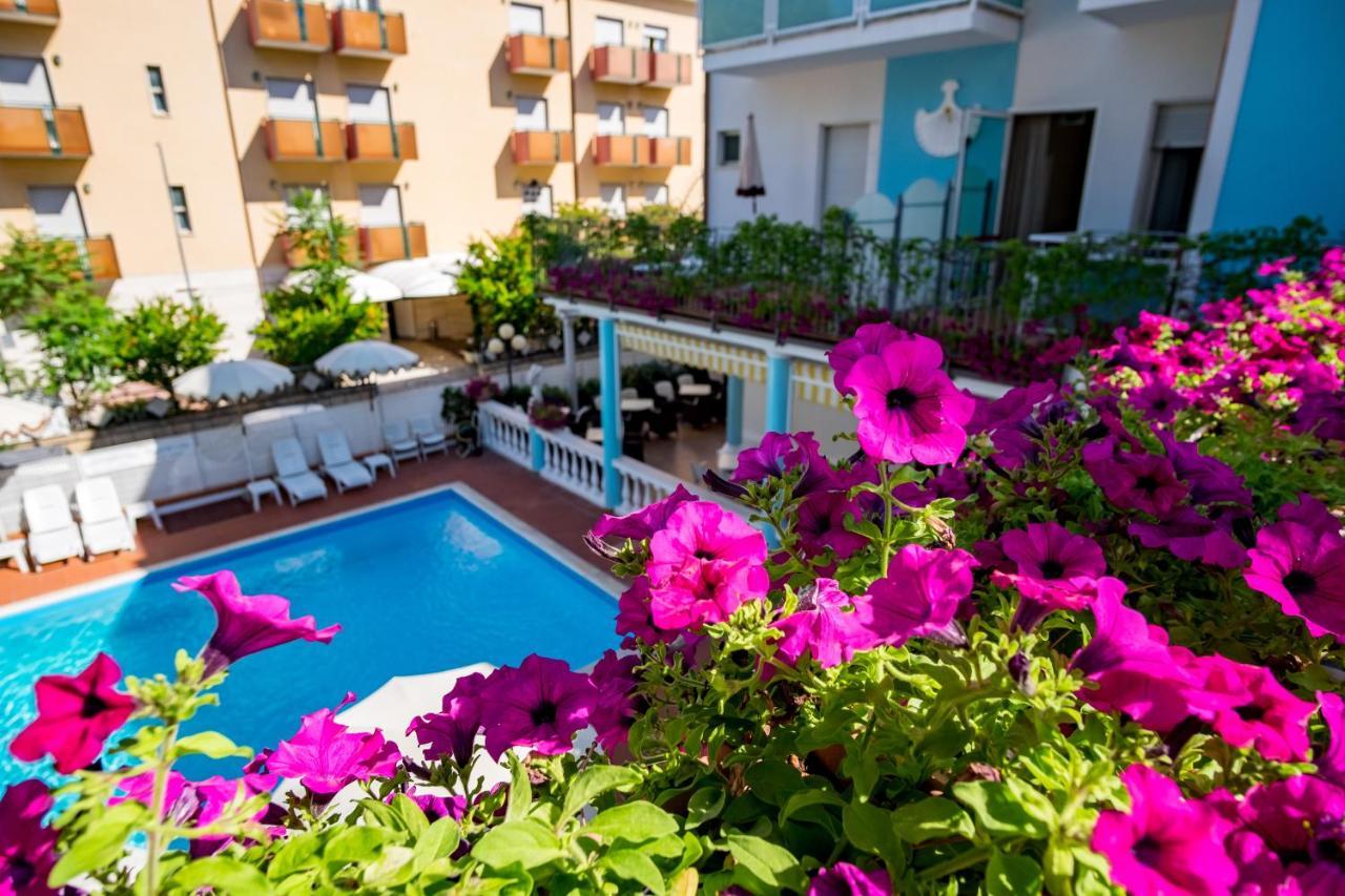 Hotel Villa Dei Fiori - Sul Mare Con Piscina Viserbella di Rimini Exterior foto